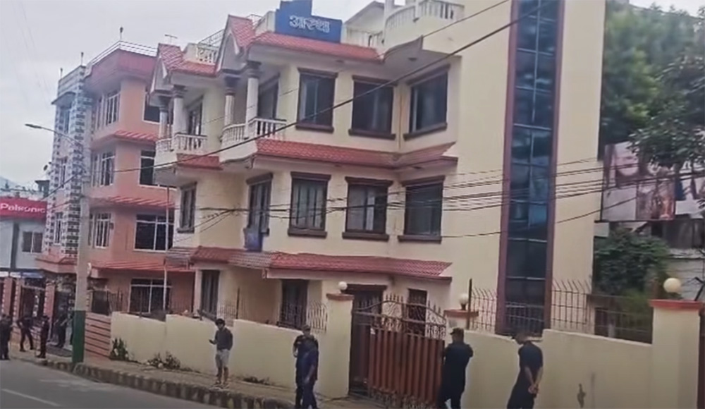 किशोर श्रेष्ठ पक्राउको भोलिपल्ट जनआस्थाको कार्यालयमा प्रहरीको छापा