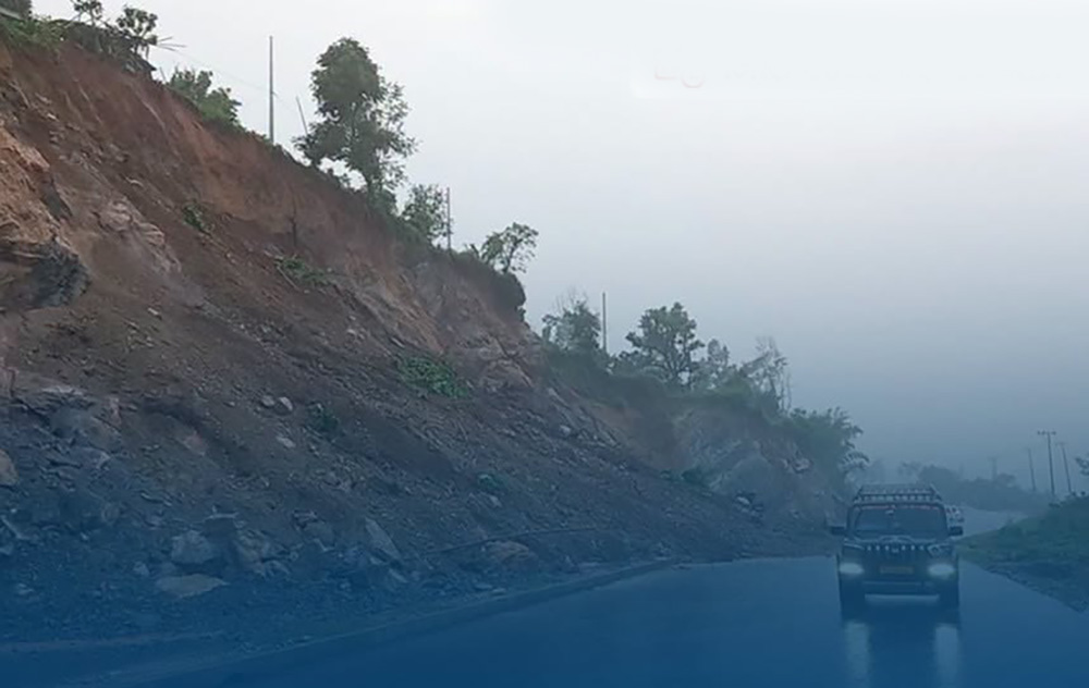 देशभरका विभिन्न राजमार्ग अवरुद्ध, यातायात प्रभावित